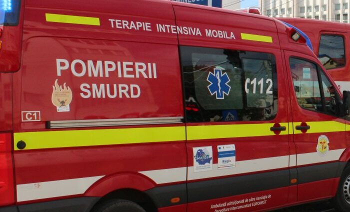 Patru cetăţeni ucraineni au fost transportaţi de la Chişinău la Iaşi cu ambulanţele SMURD România