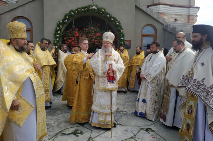 Zi de sărbătoare în Parohia românească „Sfinții Trei Ierarhi” din Ciudei (FOTO)