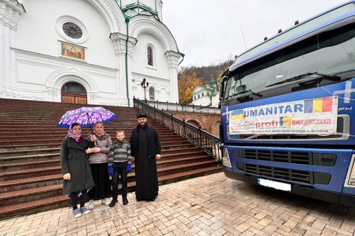 Un lot de 26 de tone de ajutor umanitar a fost livrat din Cernăuți la Lavra din Donețk