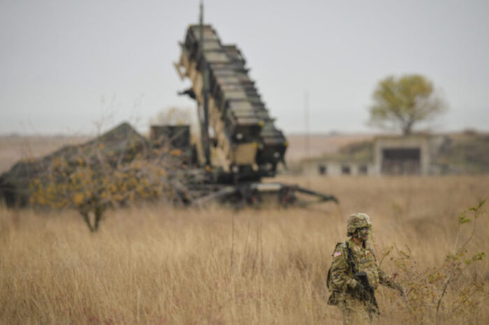 Statele Unite şi Germania vor livra în Ucraina blindate de infanterie