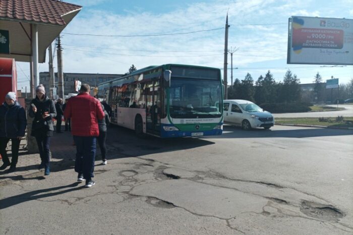 La Cernăuți a murit subit un șofer de microbuz