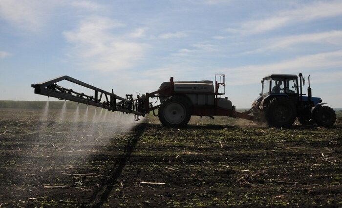 Regiunea Cernăuți: Peste 140 lucrători agricoli au permisul de a lucra în orele de asediu