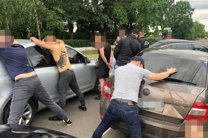 A fost demascată o grupare din Transcarpatia, care ajuta bărbații să ajungă în UE. Se compunea din foști și actuali polițiști