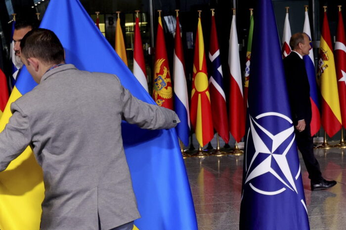 Un oficial NATO a sugerat că Ucraina ar putea ceda teritoriu Rusiei în schimbul aderării la alianță