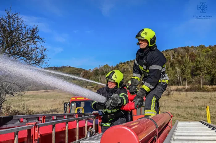 În regiunea Cernăuți au avut loc exerciții comune ale salvatorilor ucraineni și români (FOTO)