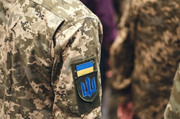 O unitate militară din Ucraina este acuzată că a păgubit statul cu aproape un milion de euro