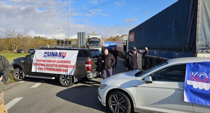 Transportatorii slovaci amenință să blocheze frontiera cu Ucraina