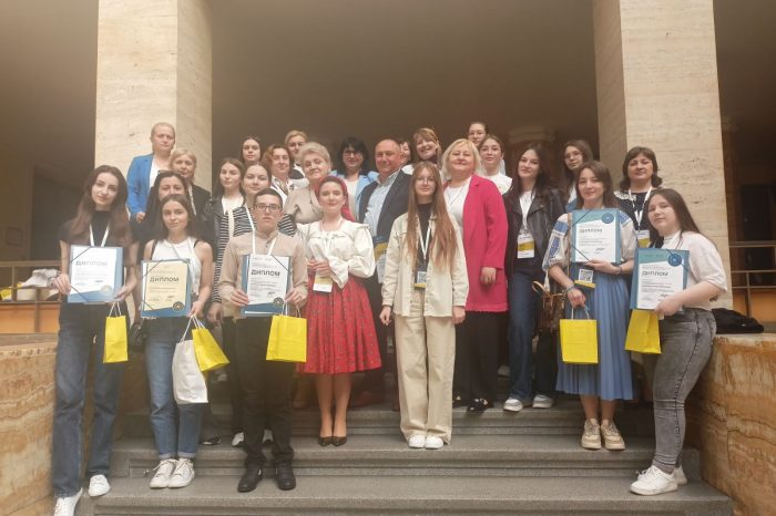 Olimpiada Națională din Ucraina de Limba și Literatura Română. Cine sunt învingătorii din Cernăuți, Odesa și Transcarpatia