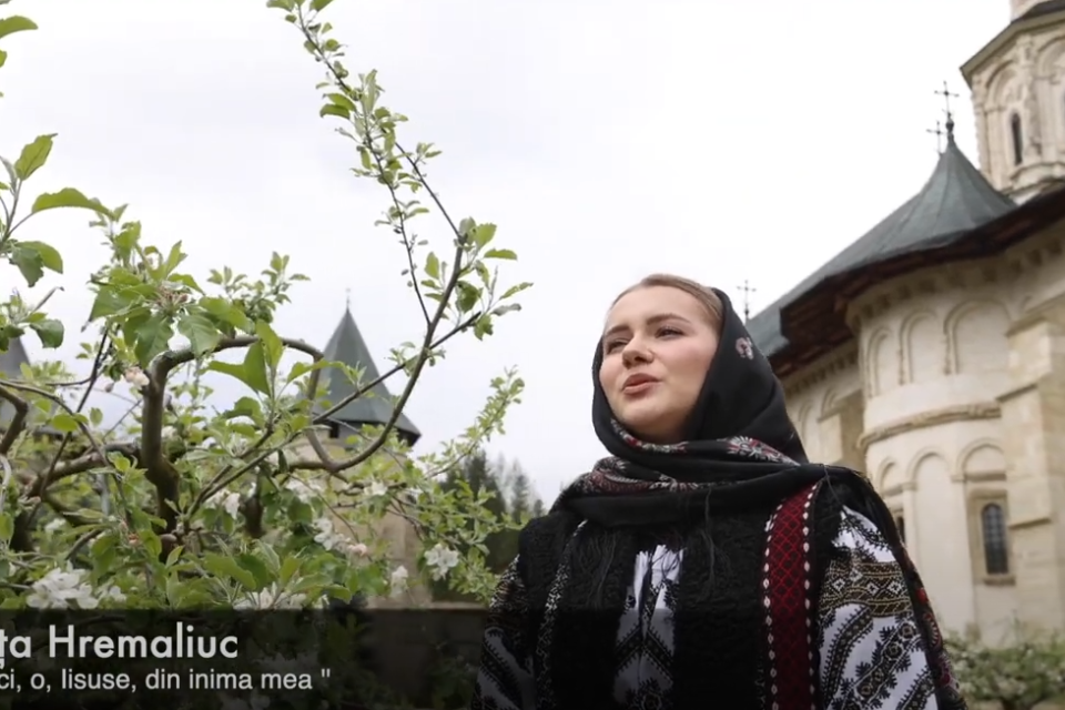 Lenuța Hremaliuc (Crasna, Bucovina) - „Să faci, o, Isuse, din inima mea” - BucPress TV Cernăuți