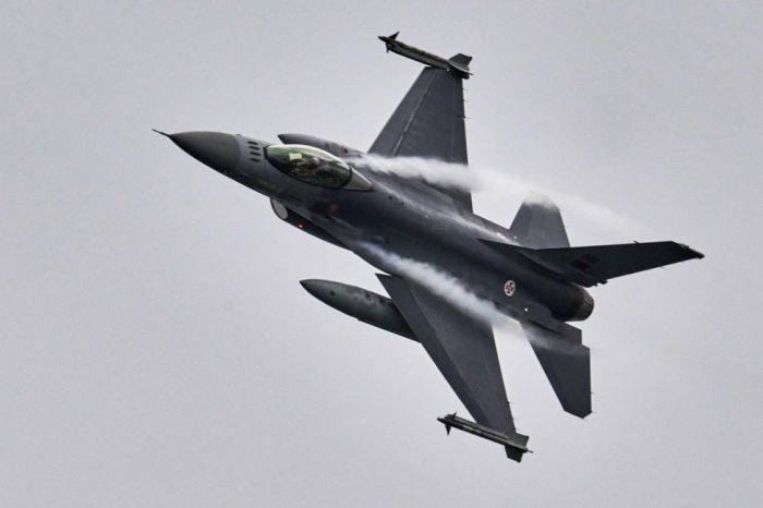 The Times  - Ucraina a primit 6 avioane de luptă F-16 din partea Olandei