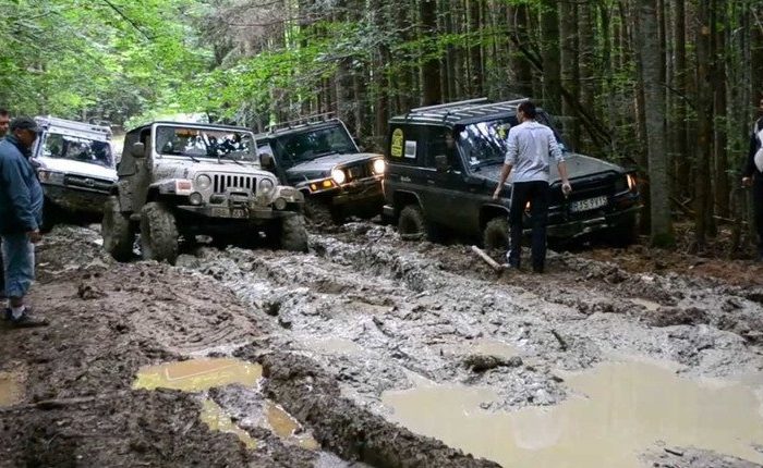 Parlamentarii ucraineni au interzis „Jeeping”-ul în rezervațiile naturale din Carpați