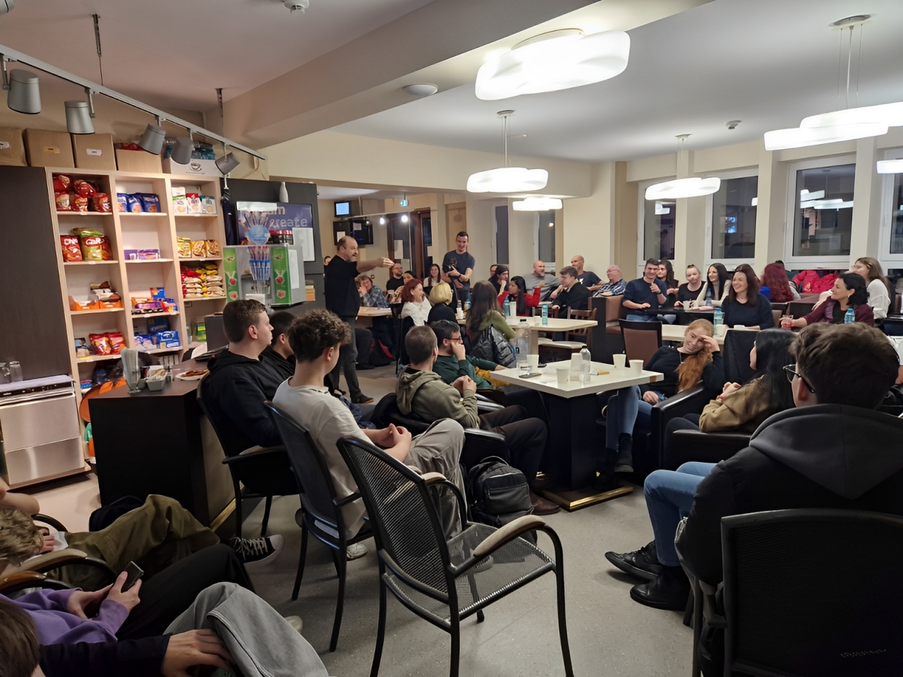 Eveniment „Cafeneau Științei”, Bookcafe, USV